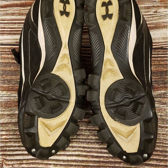 Under Armour boys cleats size 8.5 Pre-owned - Picture 3 of 5